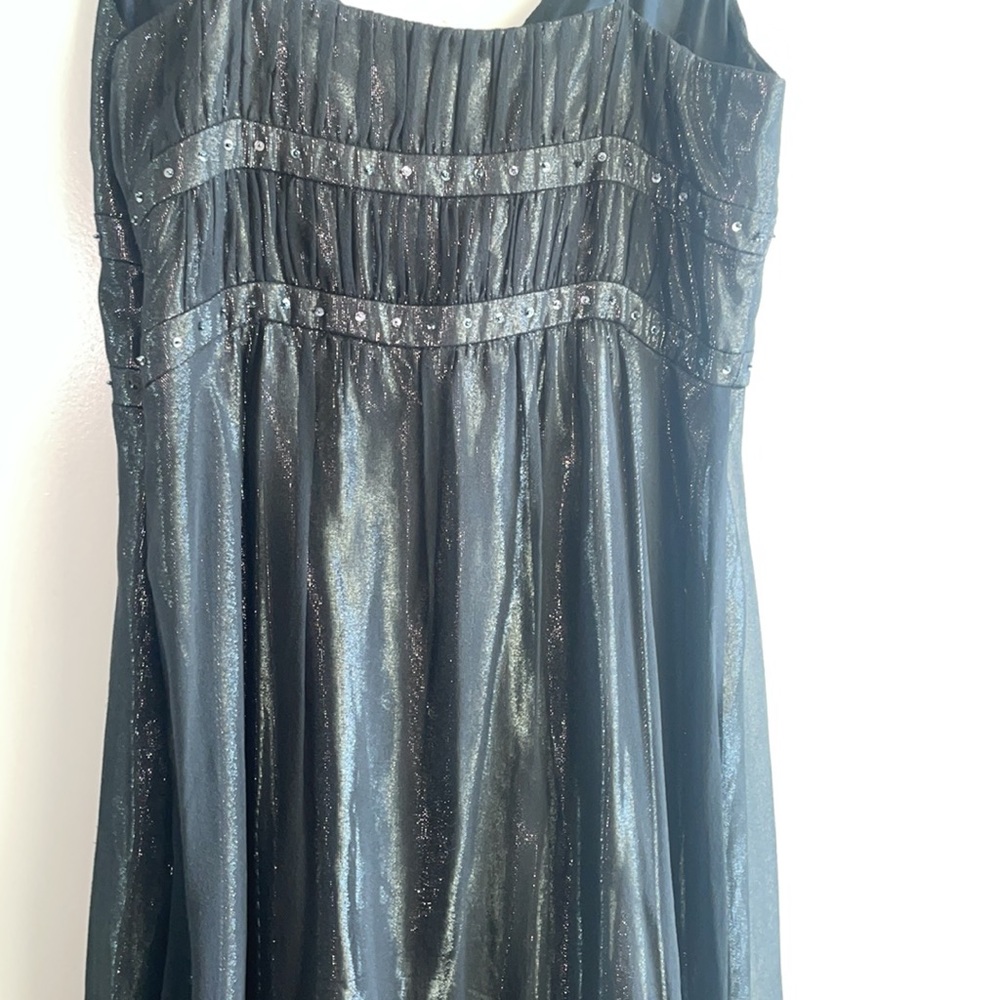 BCBGMAXAZRIA shimmery sweetheart cut dress size 8 - Picture 3 of 7